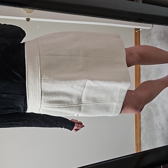 Banana Republic White Skirt - Picture 1 of 8
